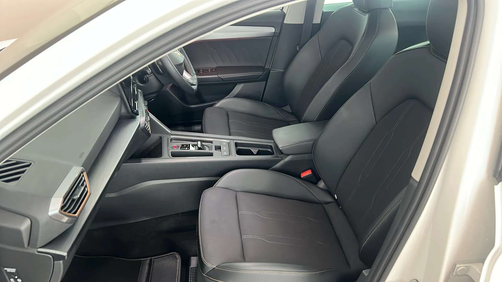 2024 CUPRA LEON 2024 CUPRA LEON