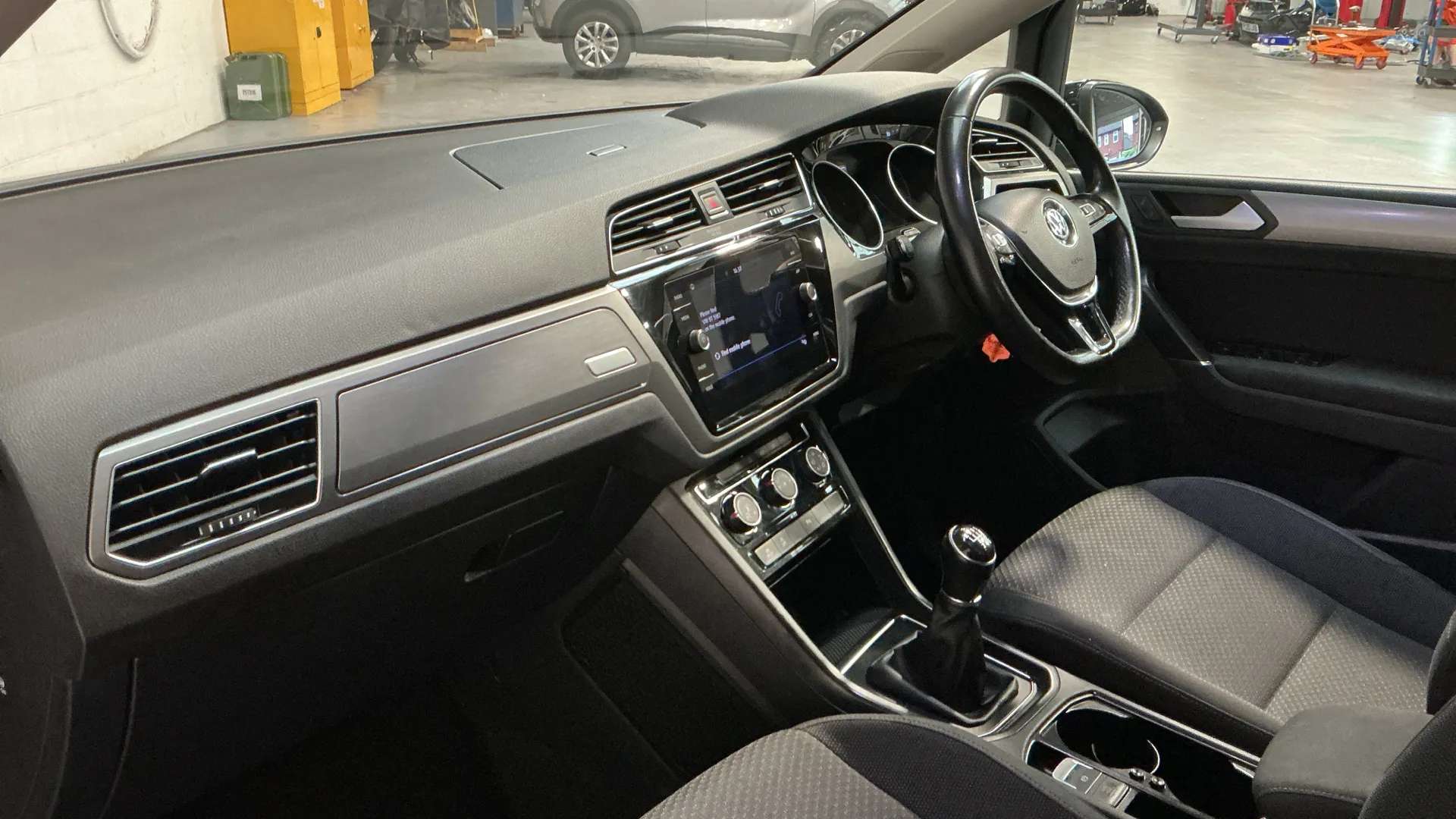 2018 VOLKSWAGEN TOURAN 2018 VOLKSWAGEN TOURAN