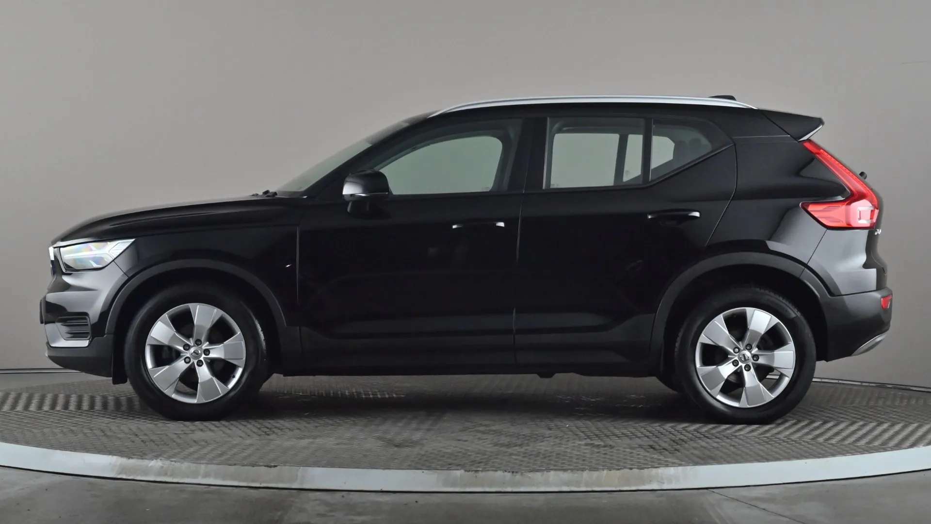 2022 VOLVO XC40 2022 VOLVO XC40