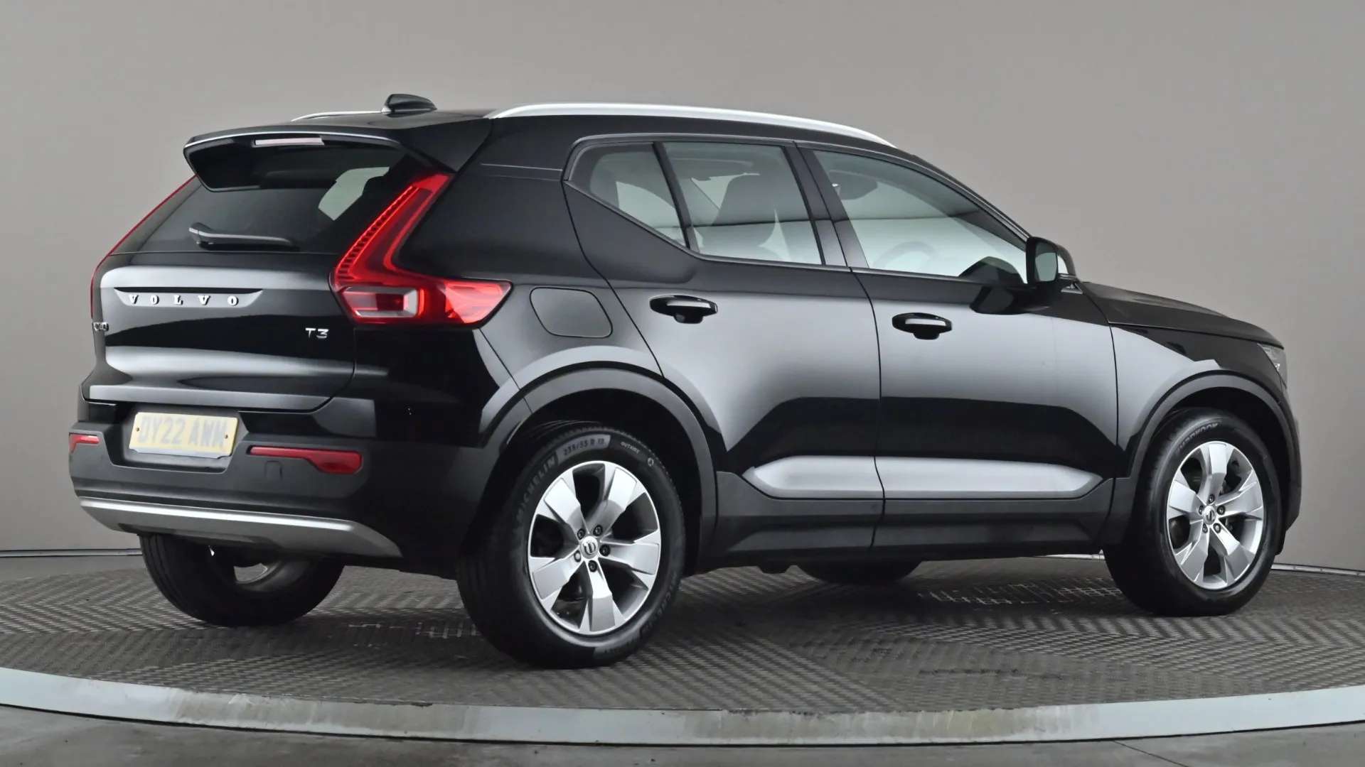 2022 VOLVO XC40 2022 VOLVO XC40