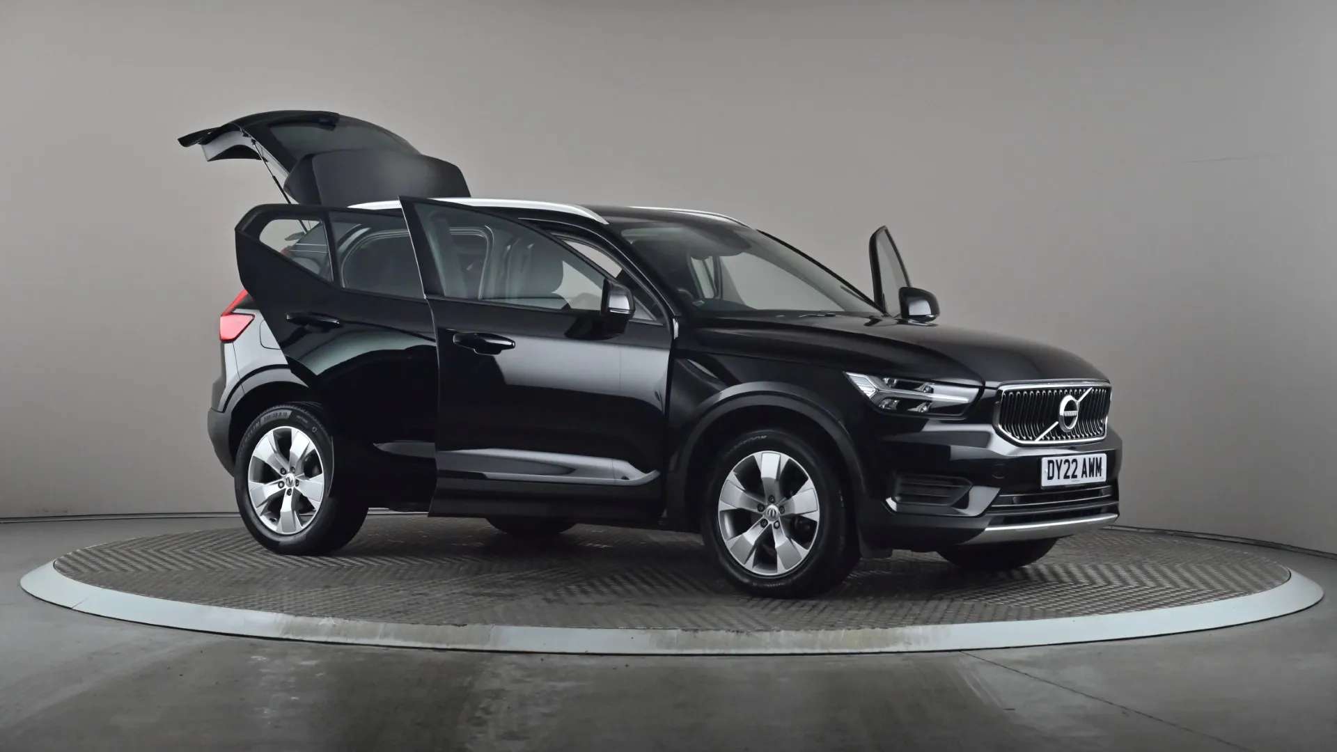 2022 VOLVO XC40 2022 VOLVO XC40