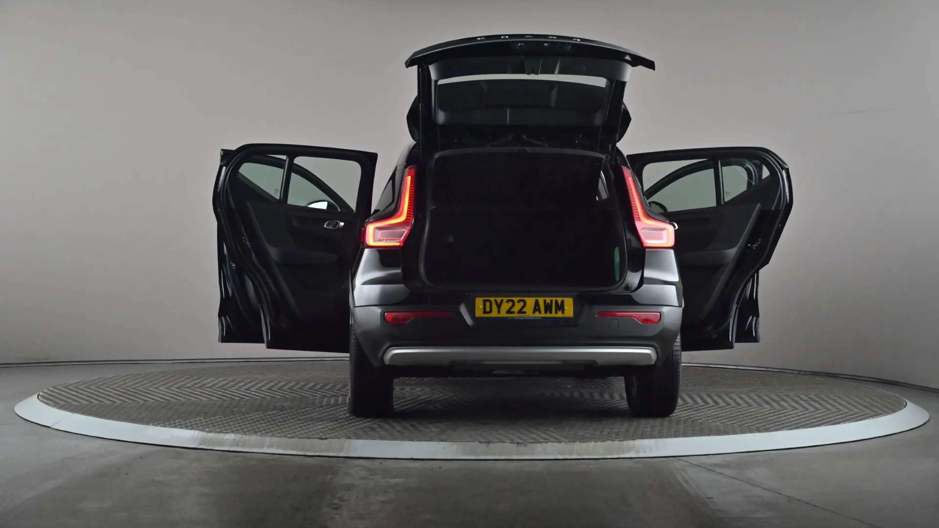 2022 VOLVO XC40 2022 VOLVO XC40