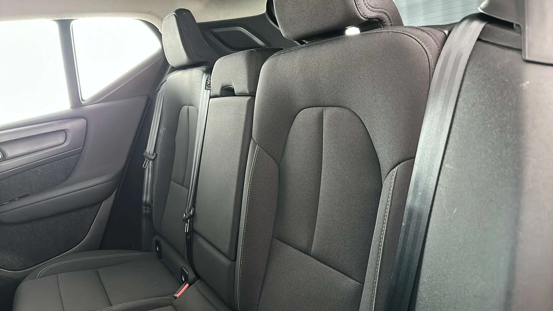2022 VOLVO XC40 2022 VOLVO XC40