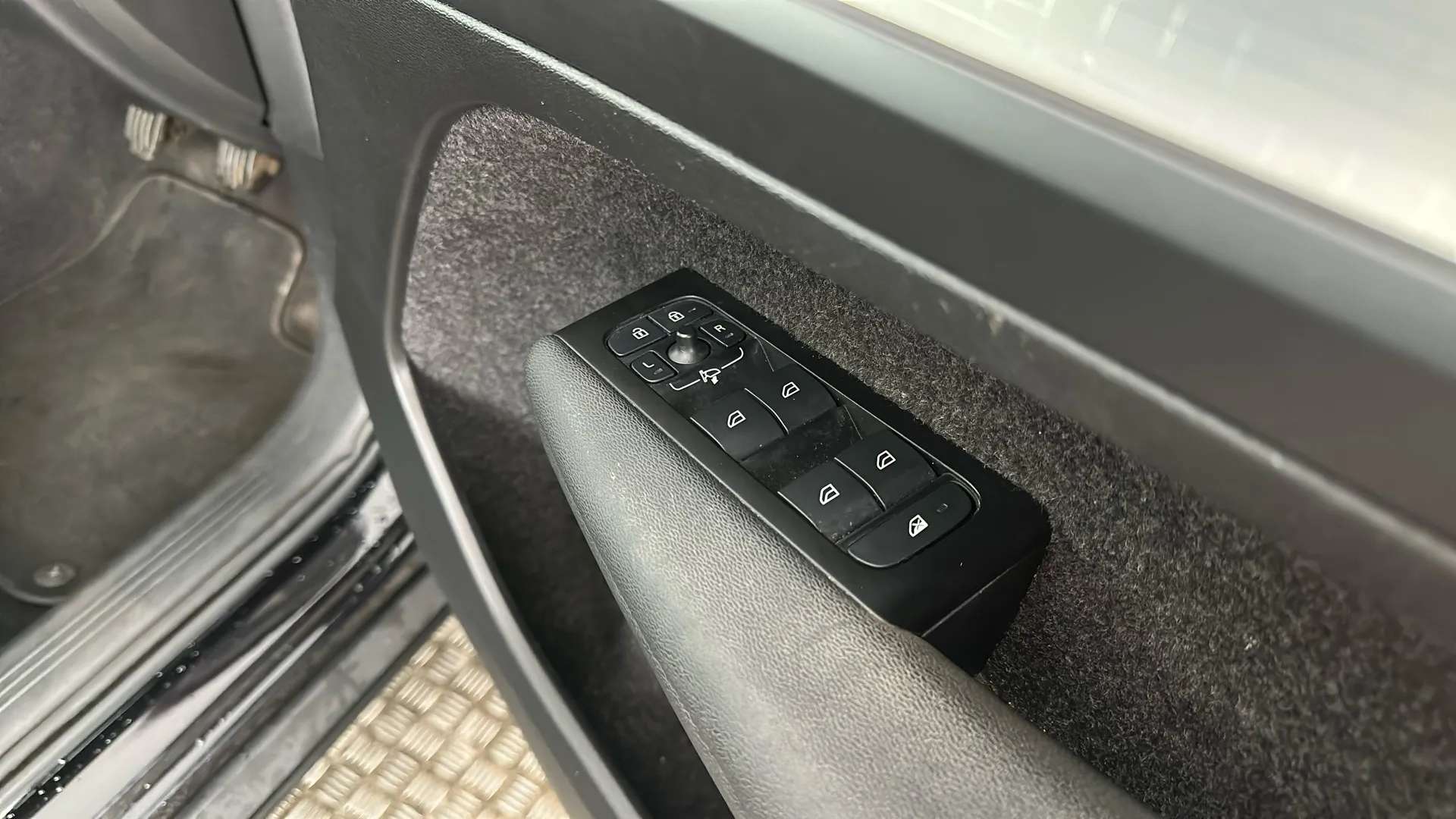 2022 VOLVO XC40 2022 VOLVO XC40