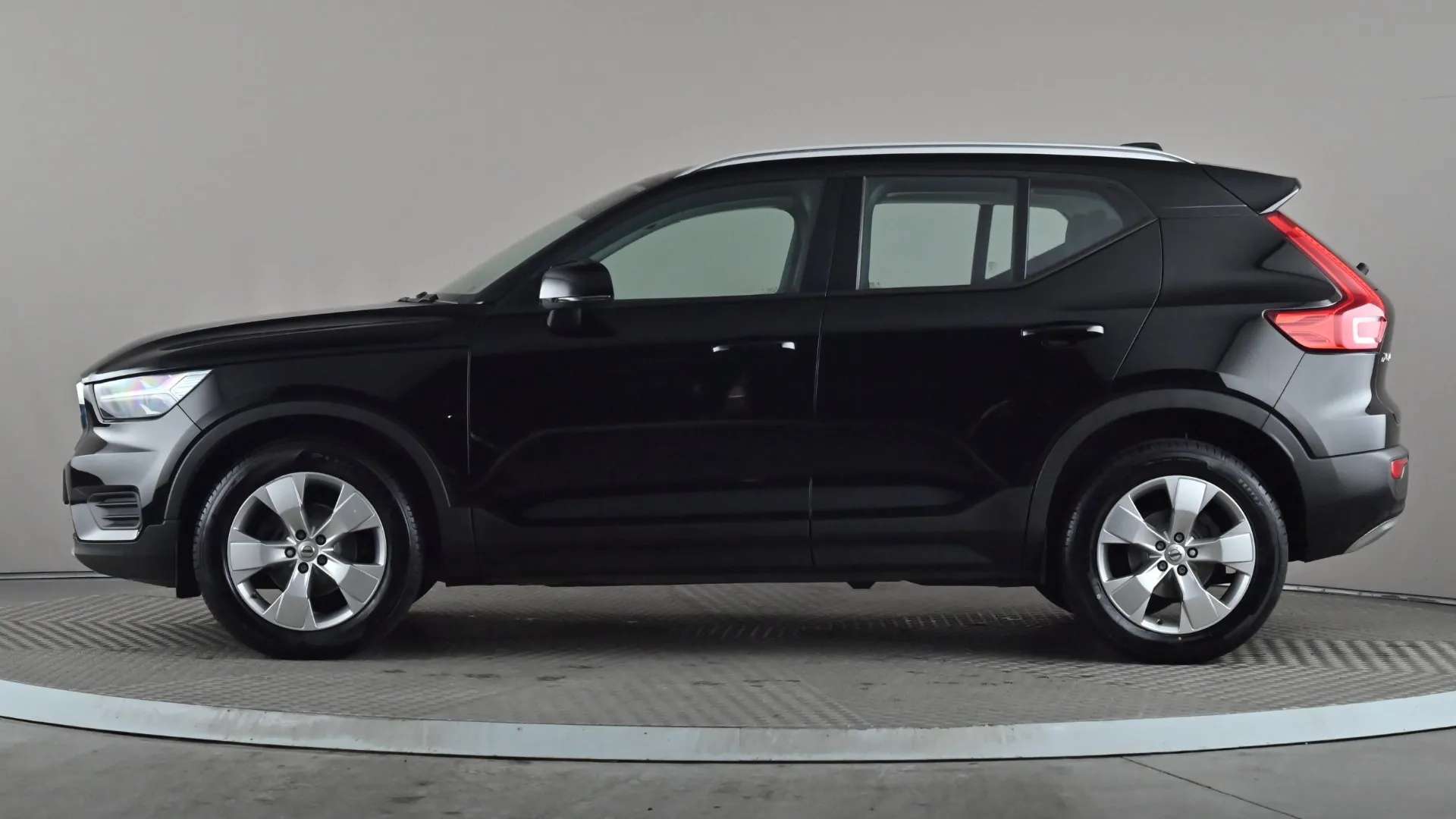 2020 VOLVO XC40 2020 VOLVO XC40