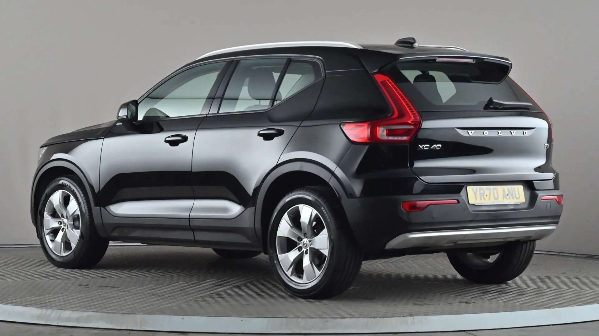 2020 VOLVO XC40 2020 VOLVO XC40
