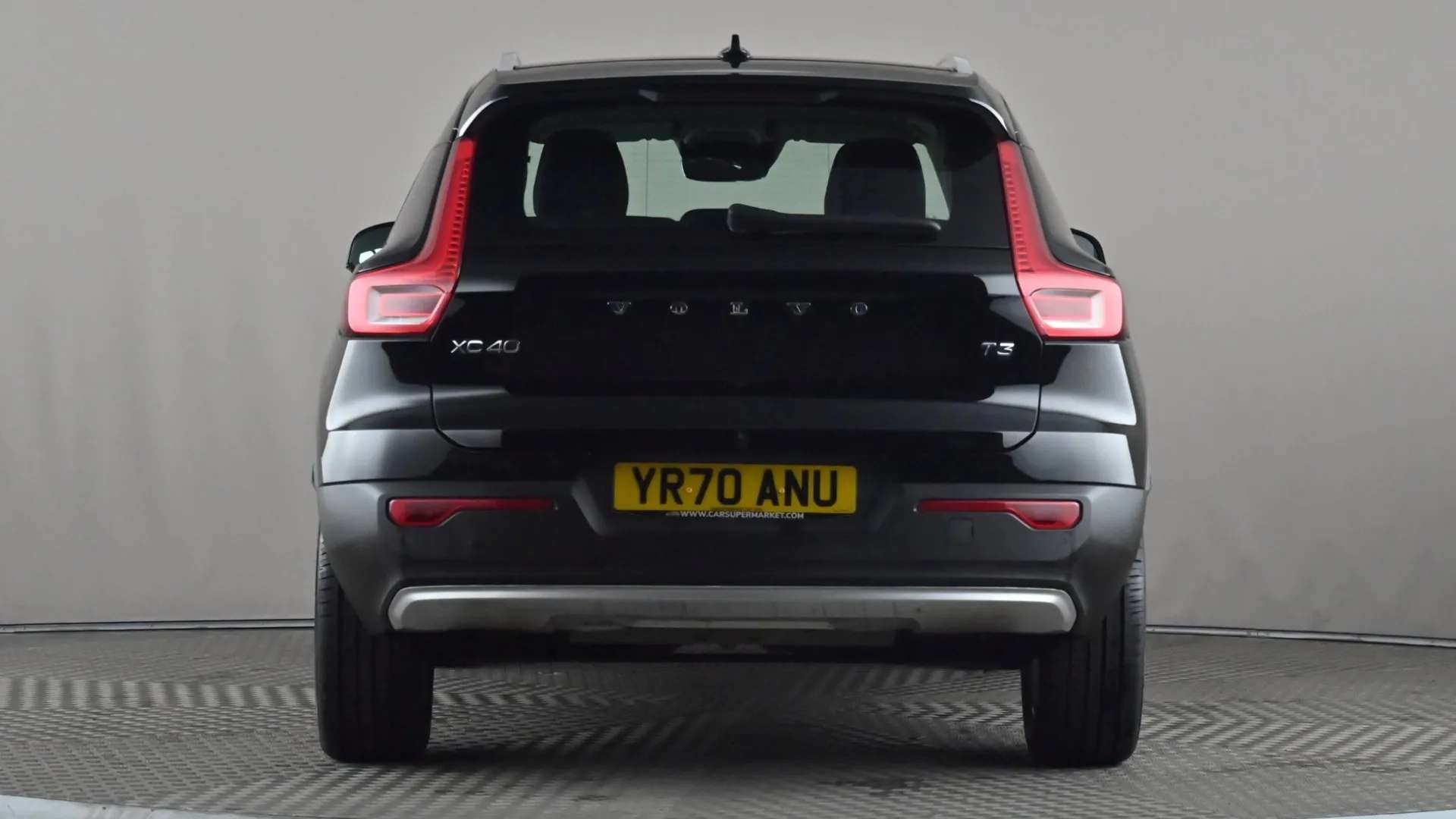 2020 VOLVO XC40 2020 VOLVO XC40