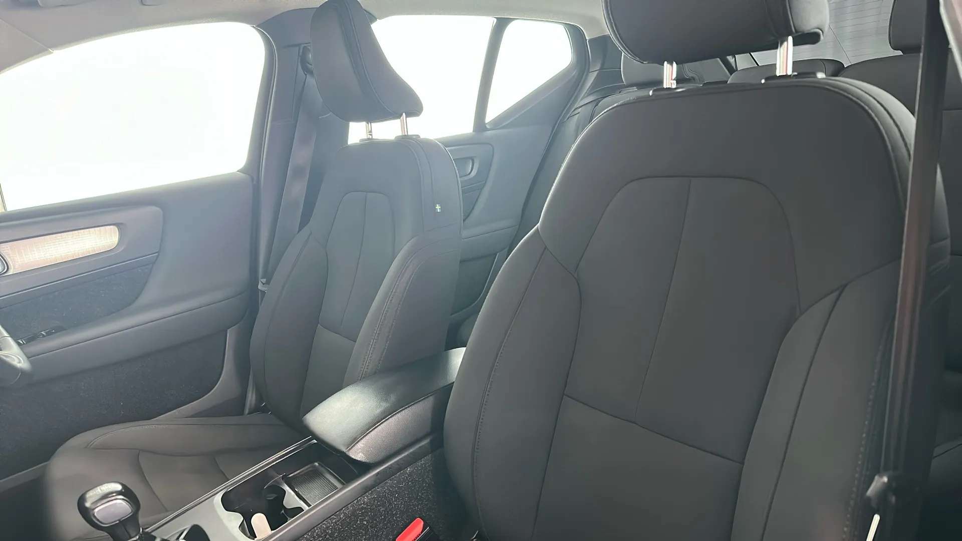 2020 VOLVO XC40 2020 VOLVO XC40