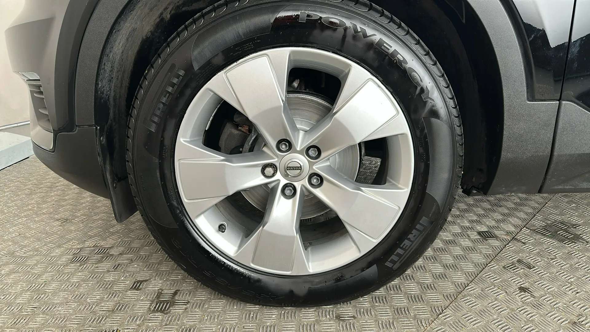 2020 VOLVO XC40 2020 VOLVO XC40