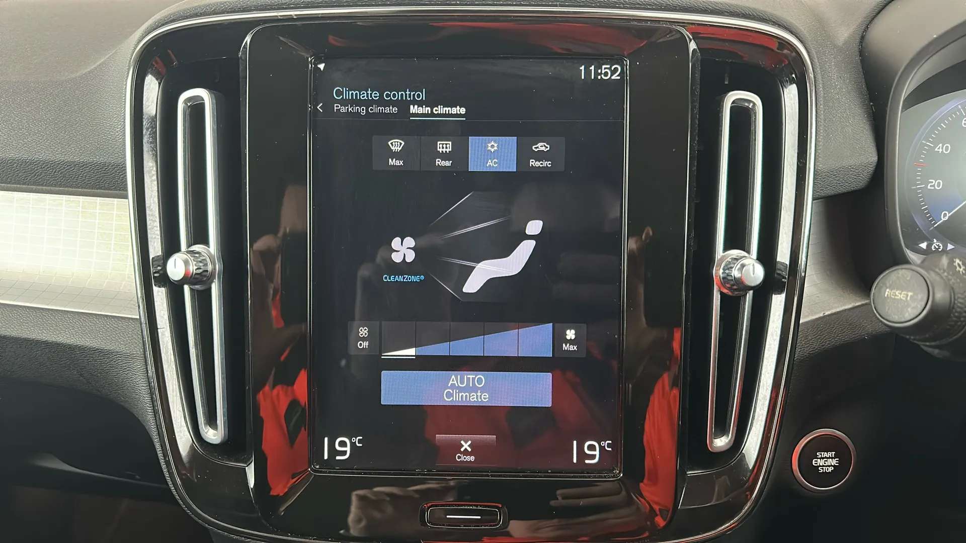 2020 VOLVO XC40 2020 VOLVO XC40