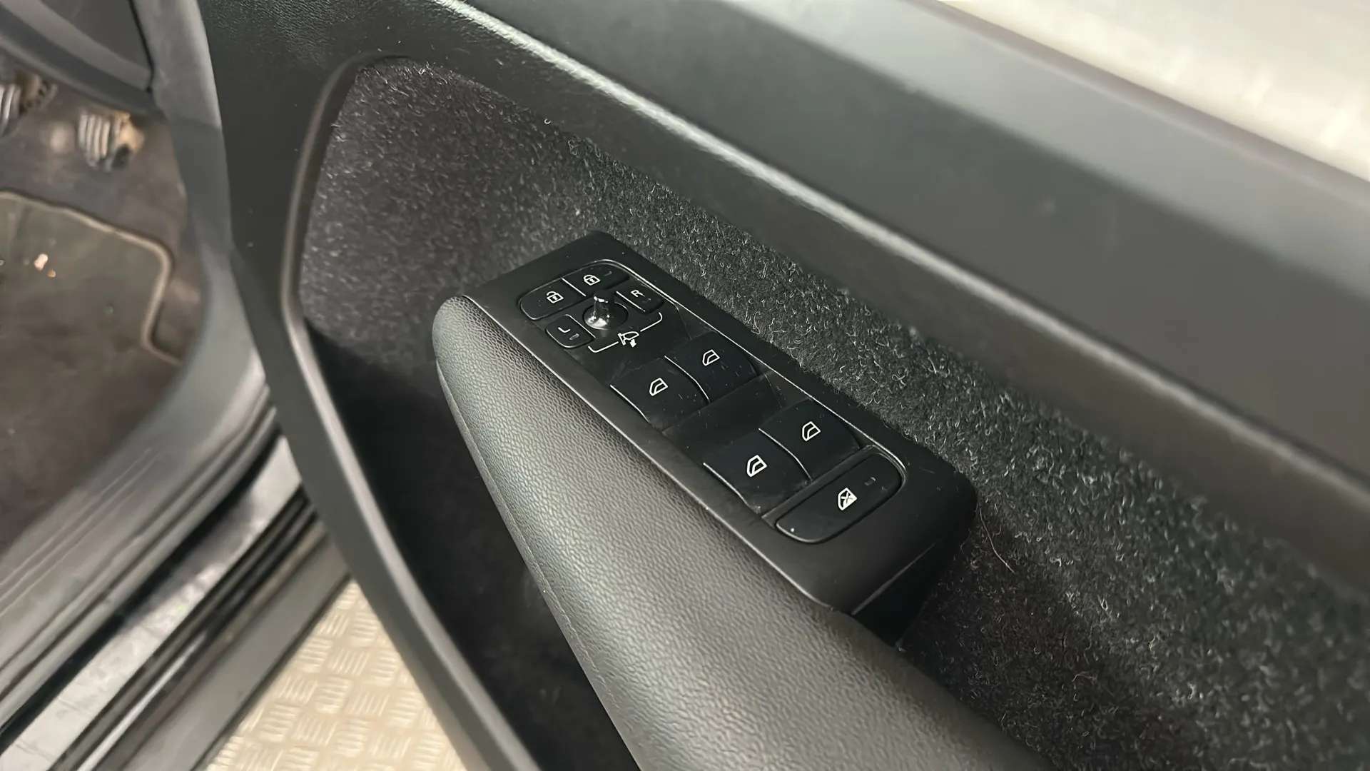 2020 VOLVO XC40 2020 VOLVO XC40