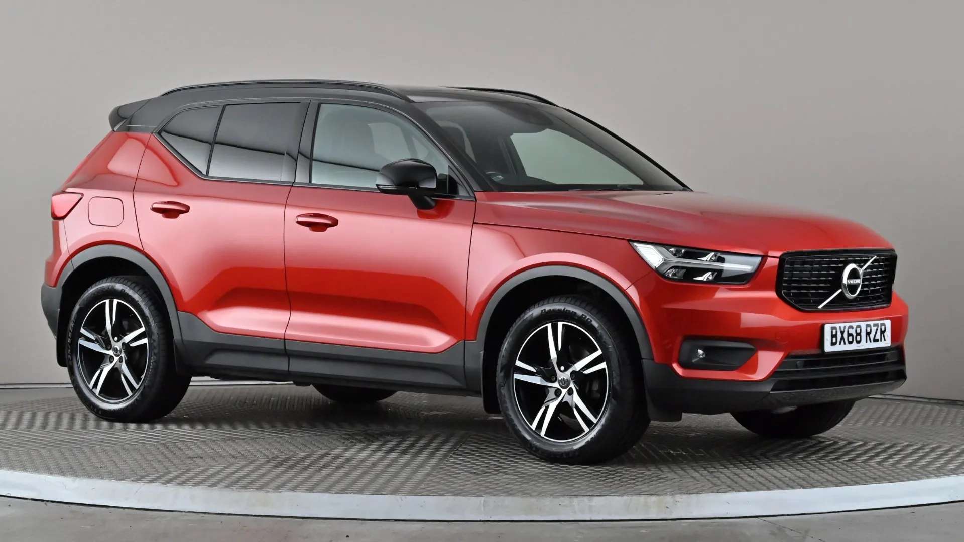 A 2018 VOLVO XC40 1.5 T3 R DESIGN A 2018 VOLVO XC40 1.5 T3 R DESIGN