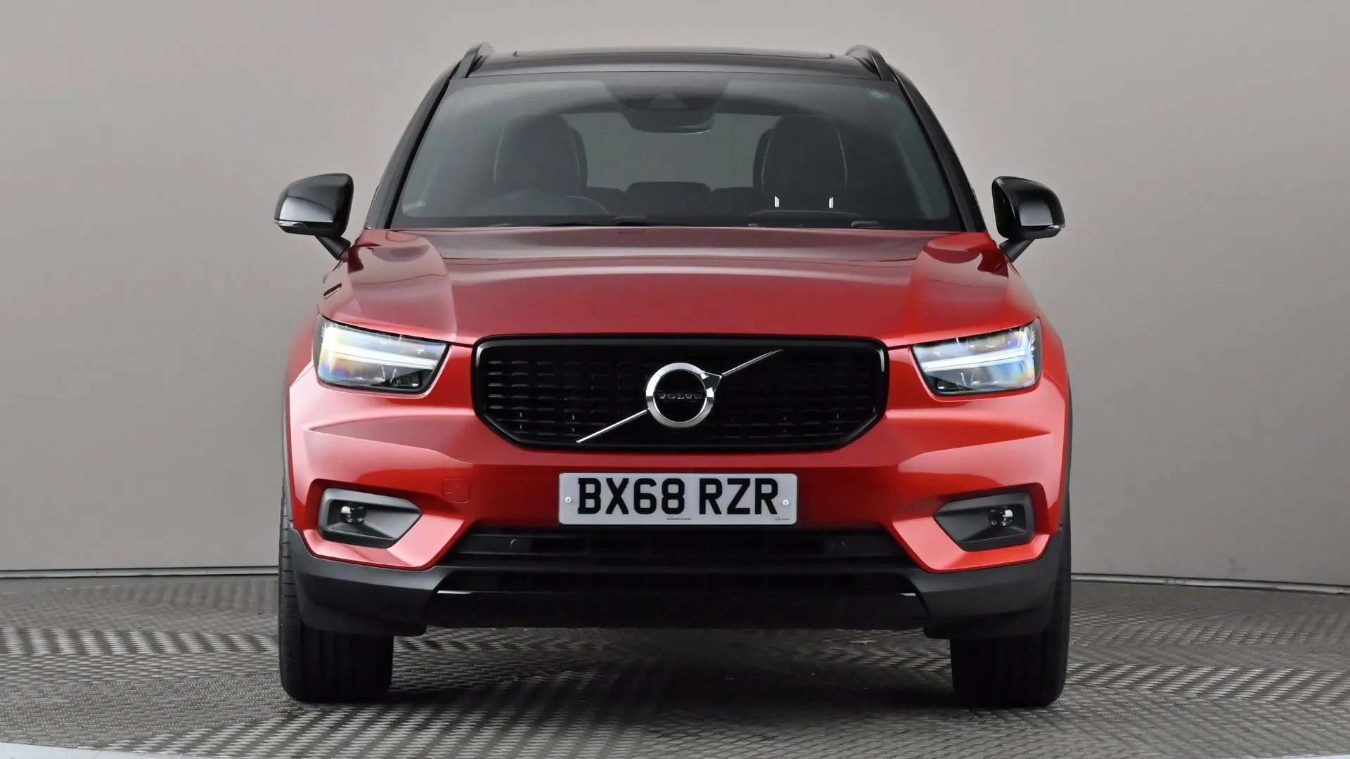 A 2018 VOLVO XC40 1.5 T3 R DESIGN A 2018 VOLVO XC40 1.5 T3 R DESIGN