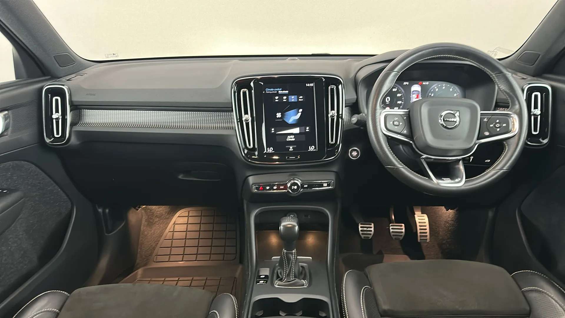 2018 VOLVO XC40 2018 VOLVO XC40