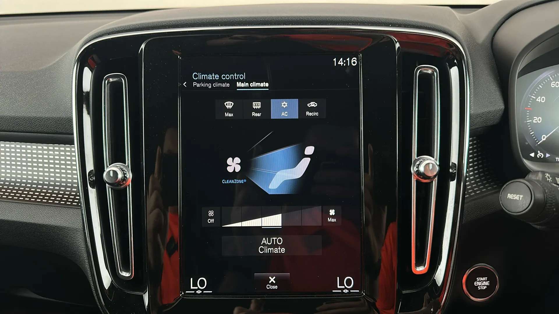 2018 VOLVO XC40 2018 VOLVO XC40