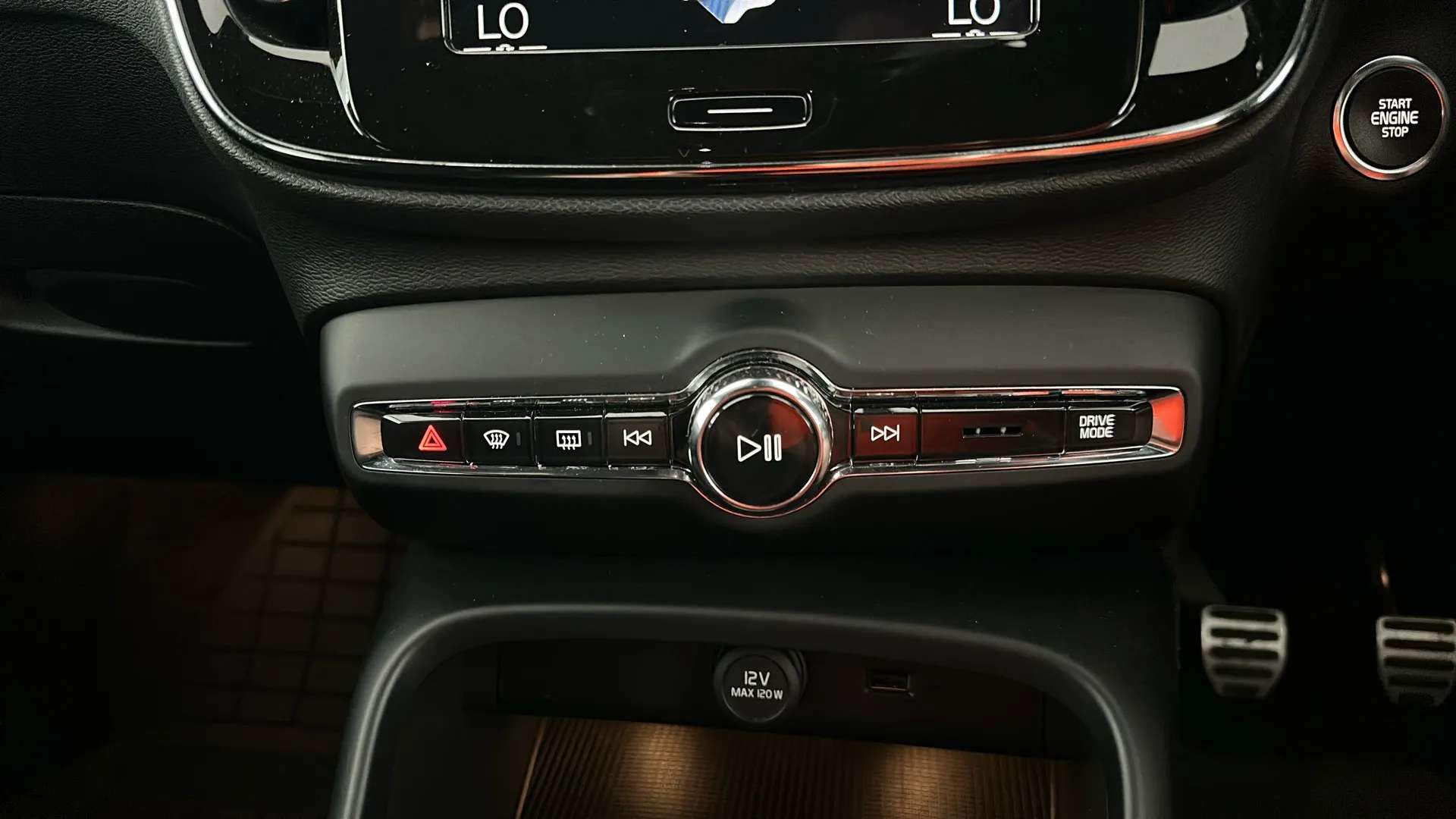 2018 VOLVO XC40 2018 VOLVO XC40