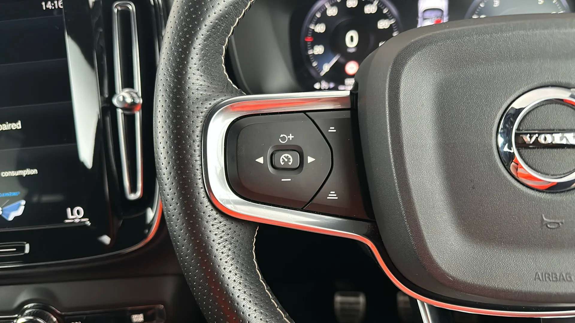 2018 VOLVO XC40 2018 VOLVO XC40