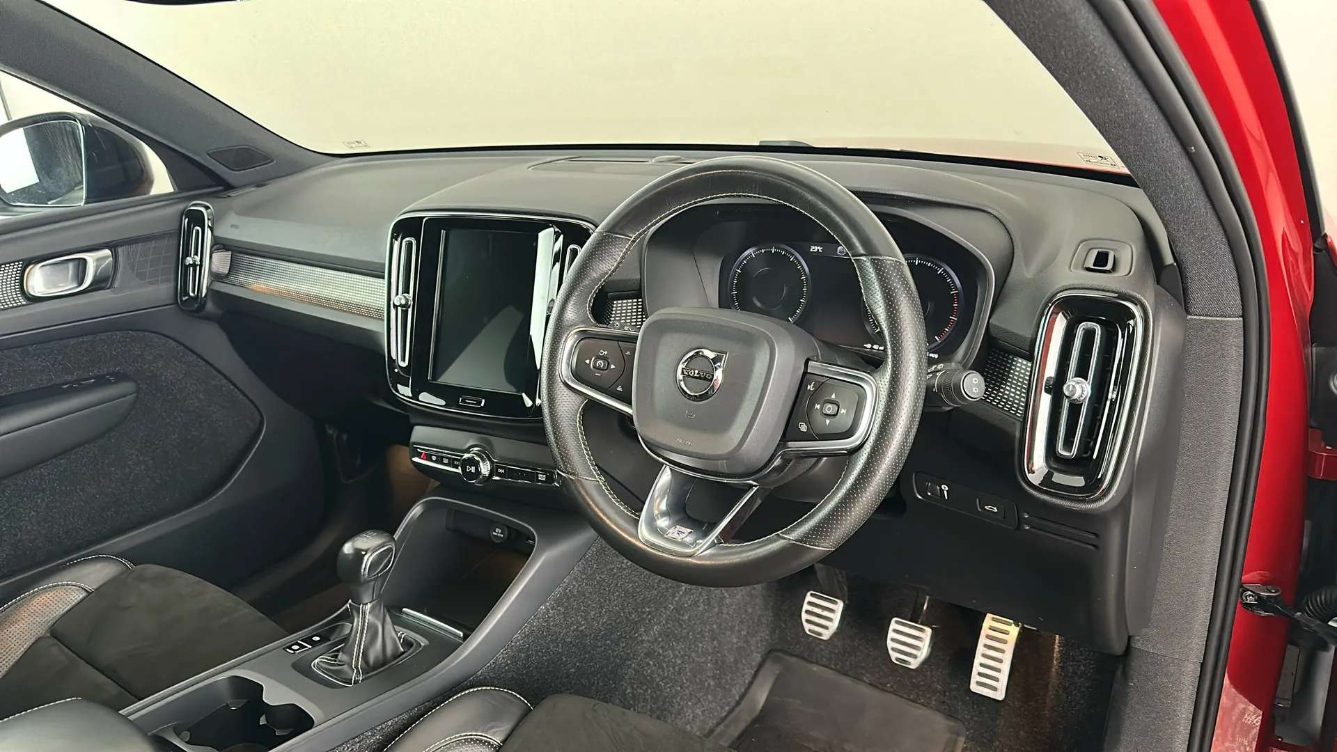 2018 VOLVO XC40 2018 VOLVO XC40