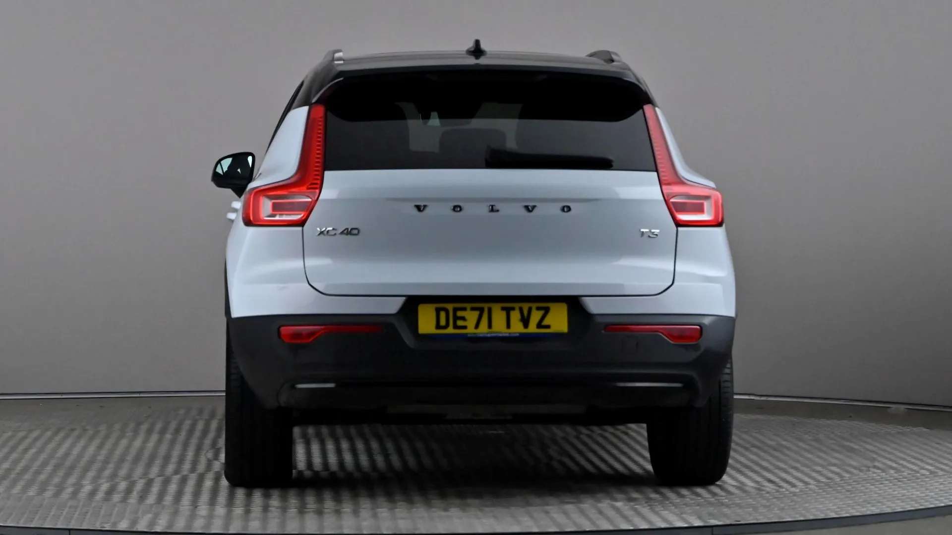 2021 VOLVO XC40 2021 VOLVO XC40