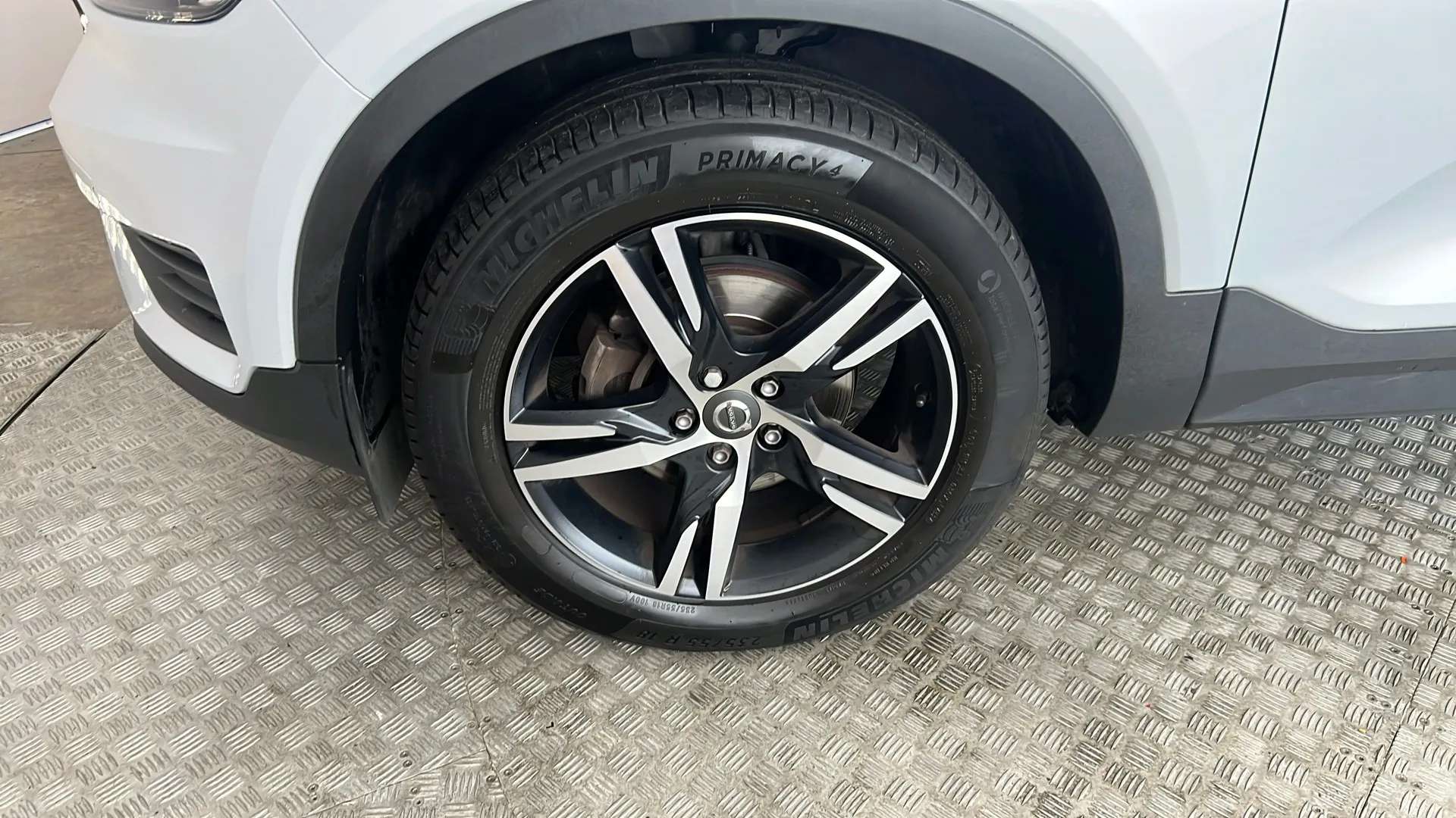2021 VOLVO XC40 2021 VOLVO XC40