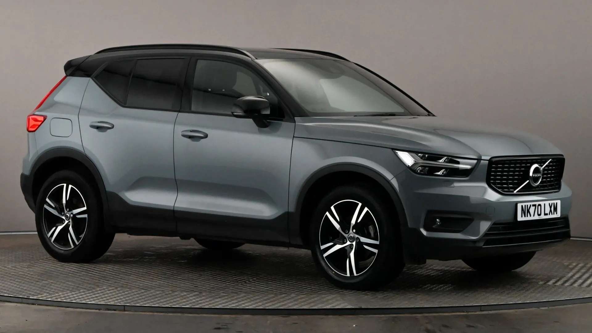 2020 VOLVO XC40 2020 VOLVO XC40