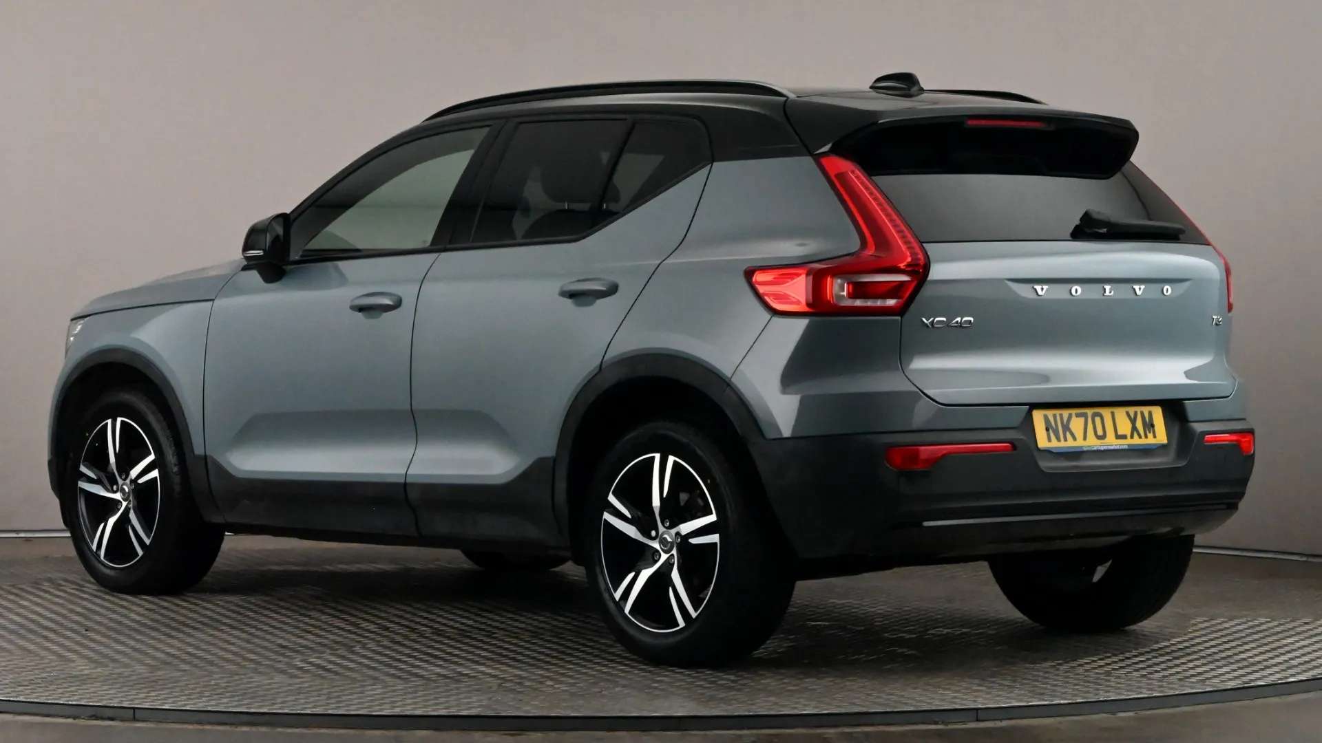 2020 VOLVO XC40 2020 VOLVO XC40