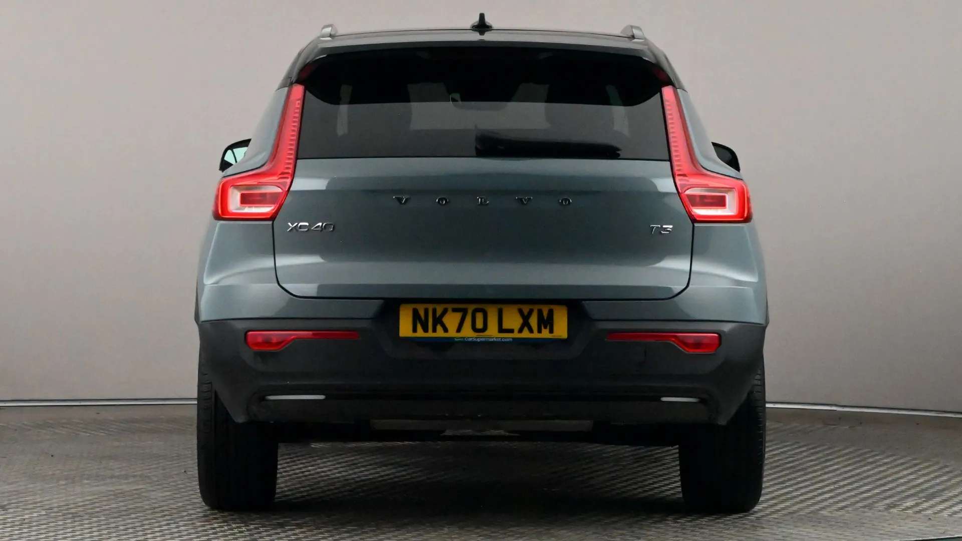2020 VOLVO XC40 2020 VOLVO XC40
