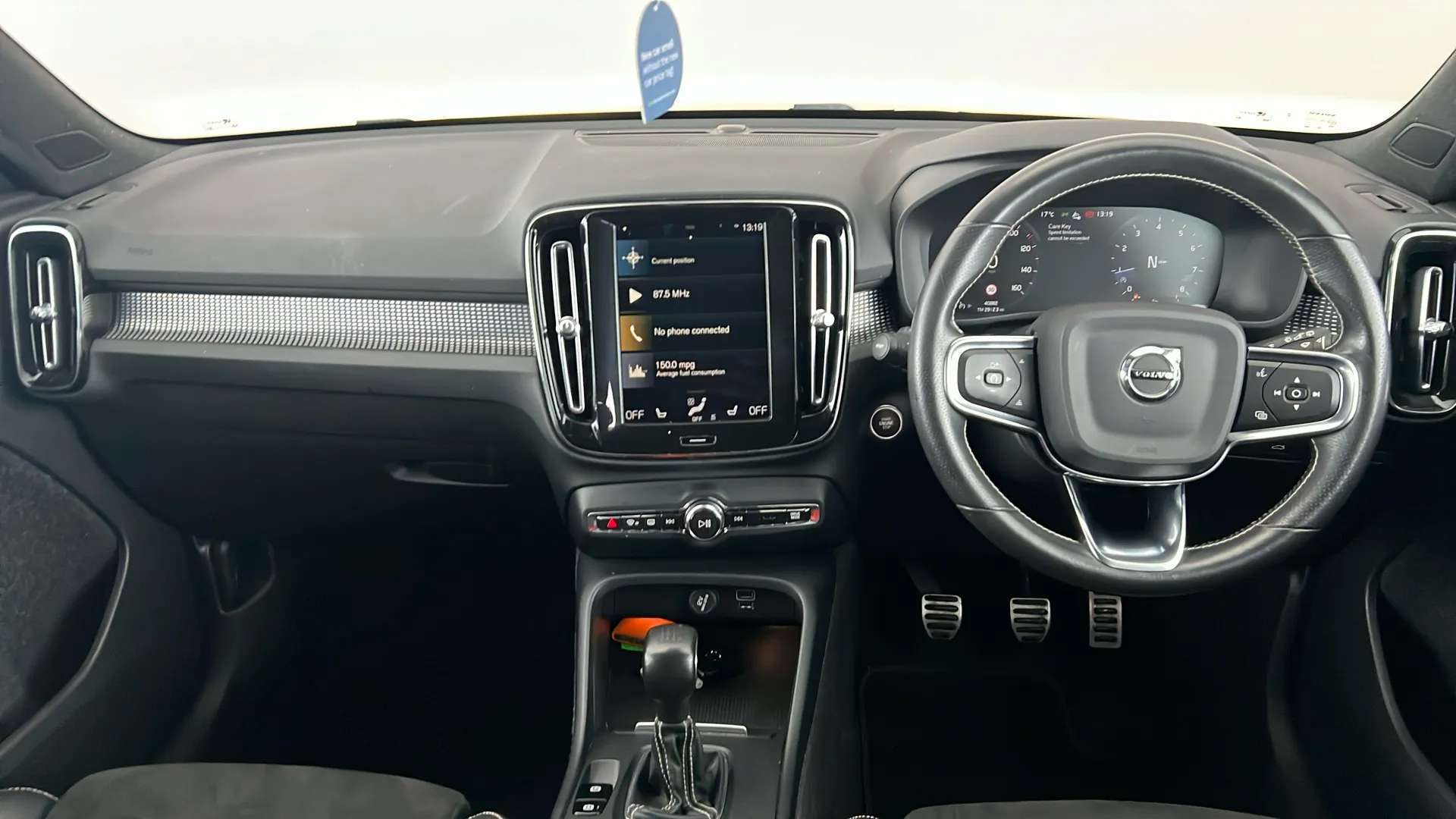 2020 VOLVO XC40 2020 VOLVO XC40