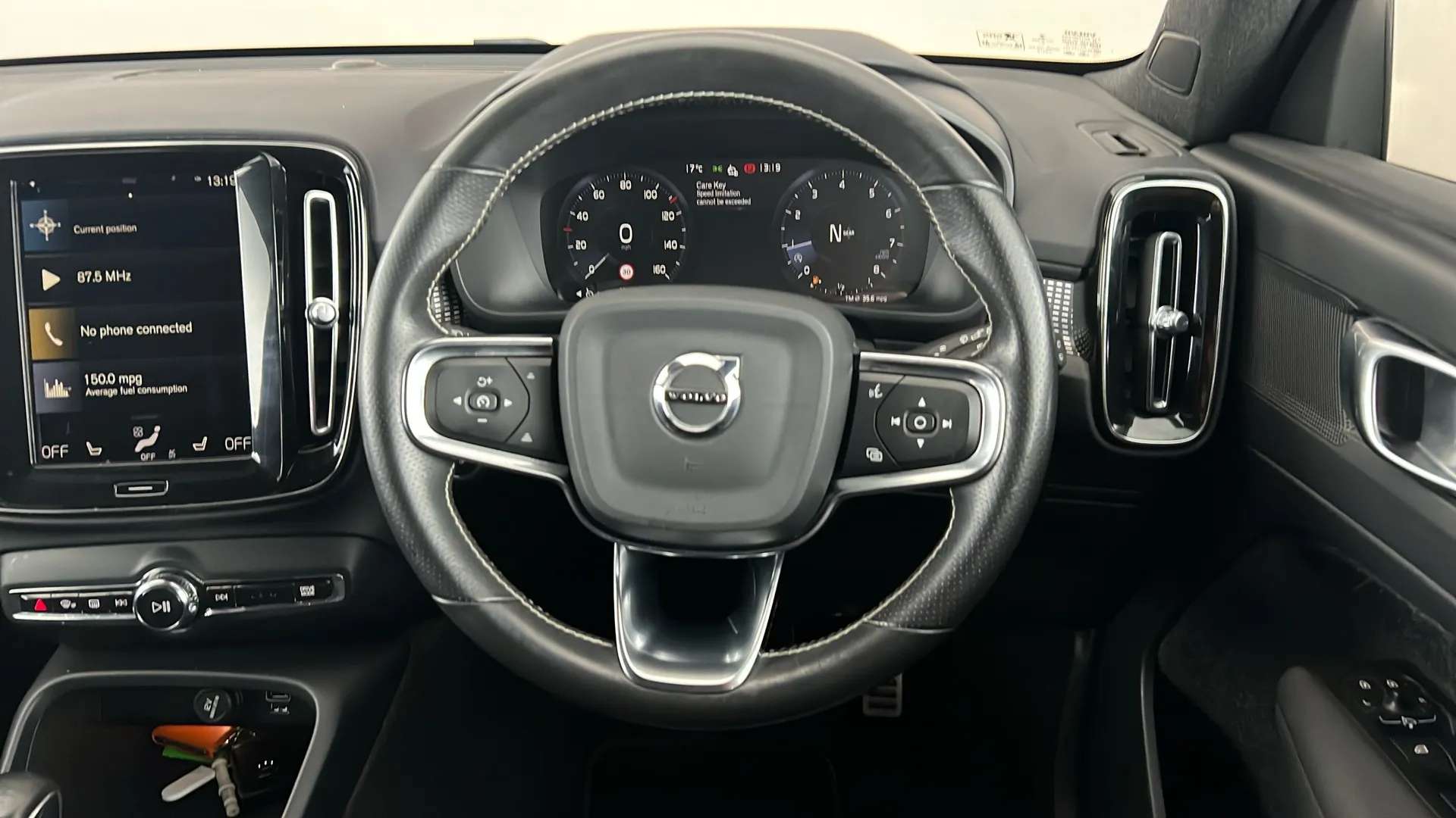 2020 VOLVO XC40 2020 VOLVO XC40