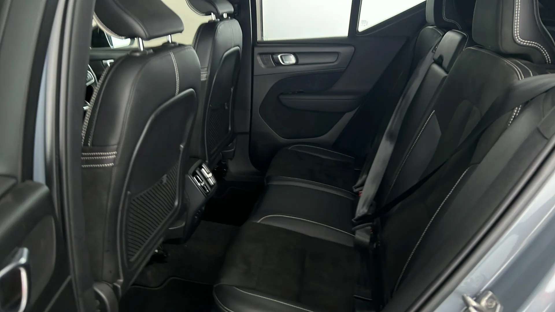 2020 VOLVO XC40 2020 VOLVO XC40