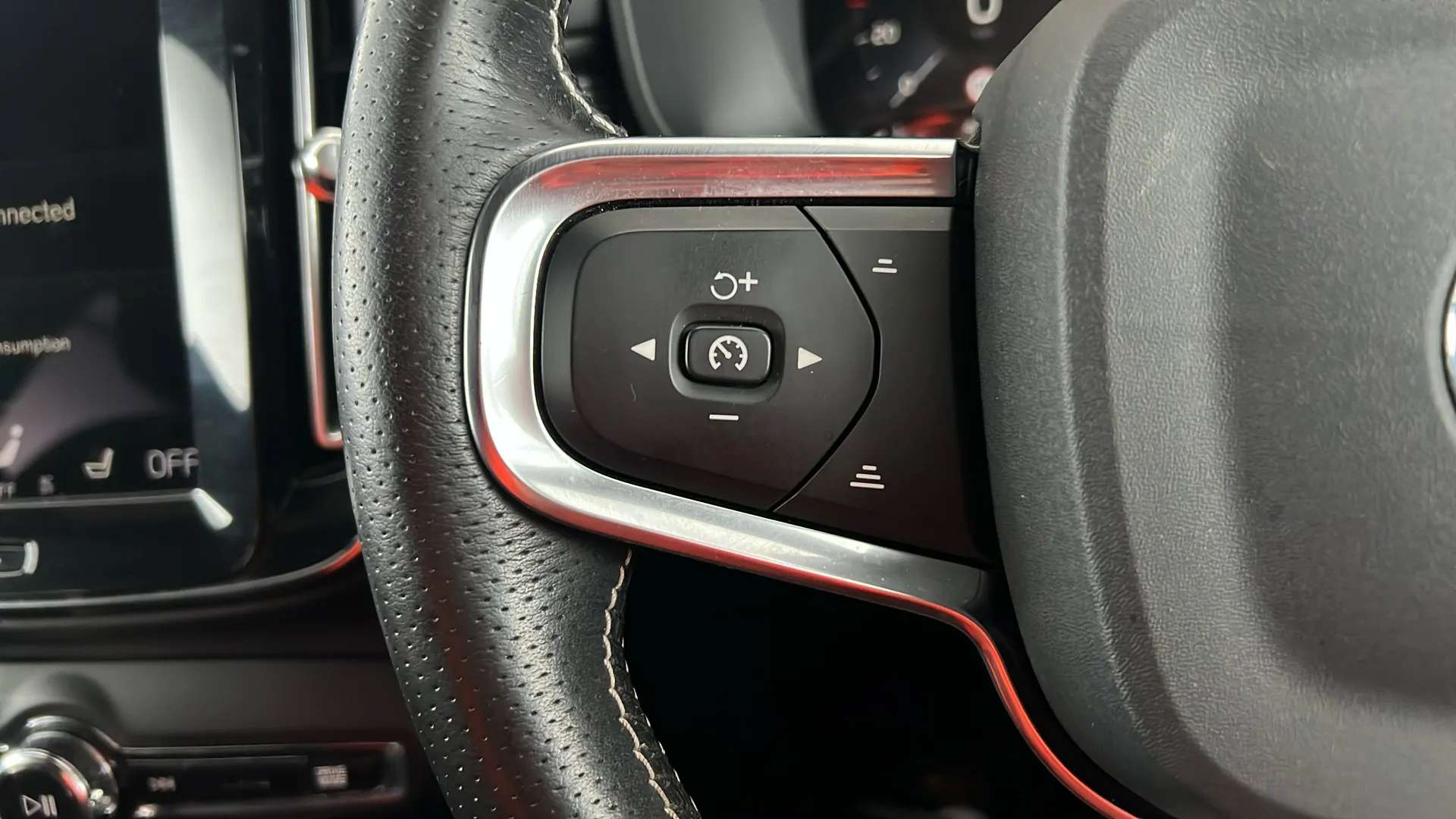2020 VOLVO XC40 2020 VOLVO XC40