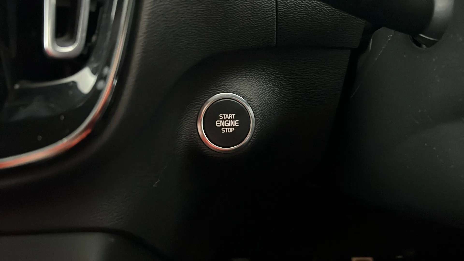 2020 VOLVO XC40 2020 VOLVO XC40