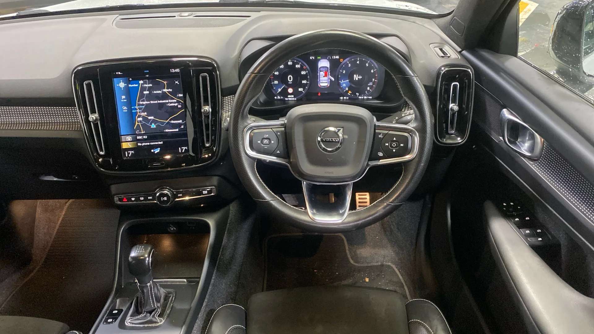 2020 VOLVO XC40 2020 VOLVO XC40