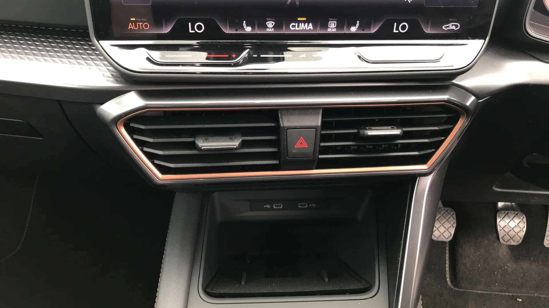 2025 CUPRA FORMENTOR 2025 CUPRA FORMENTOR