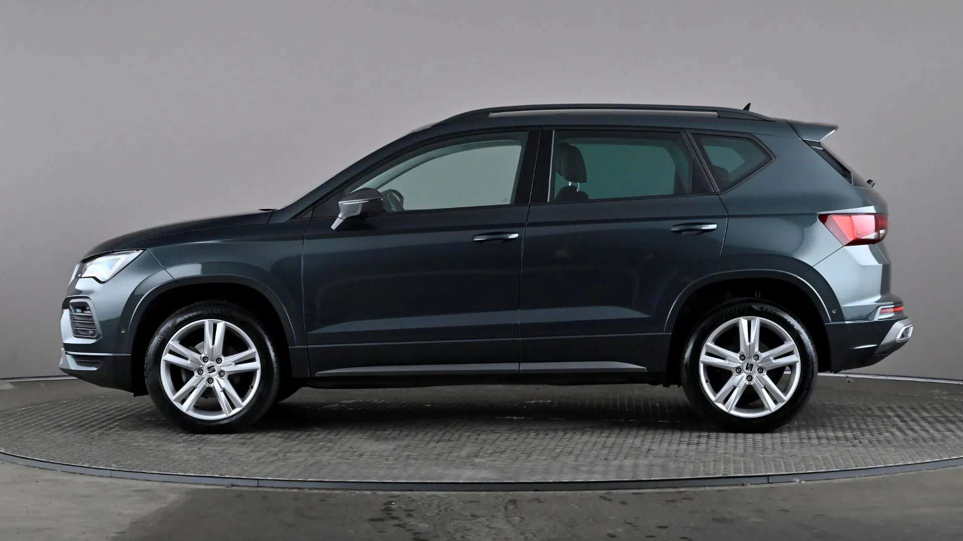 A 2023 SEAT ATECA 1.5 TSI EVO FR A 2023 SEAT ATECA 1.5 TSI EVO FR