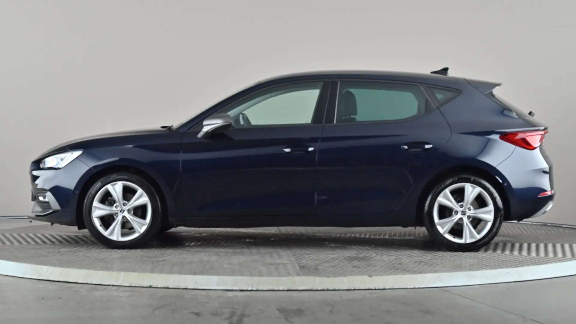 A 2022 SEAT LEON 1.5 TSI EVO FR A 2022 SEAT LEON 1.5 TSI EVO FR