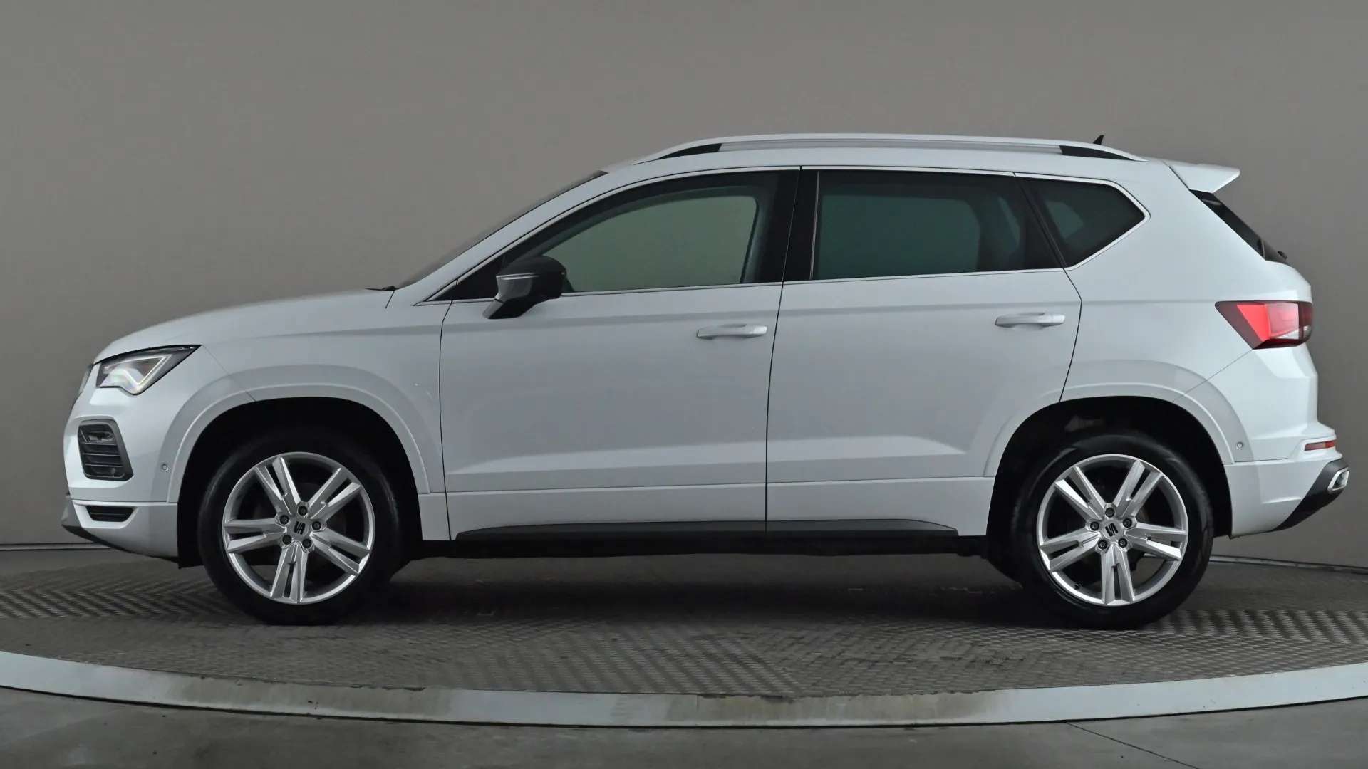 A 2023 SEAT ATECA 1.5 TSI EVO FR A 2023 SEAT ATECA 1.5 TSI EVO FR