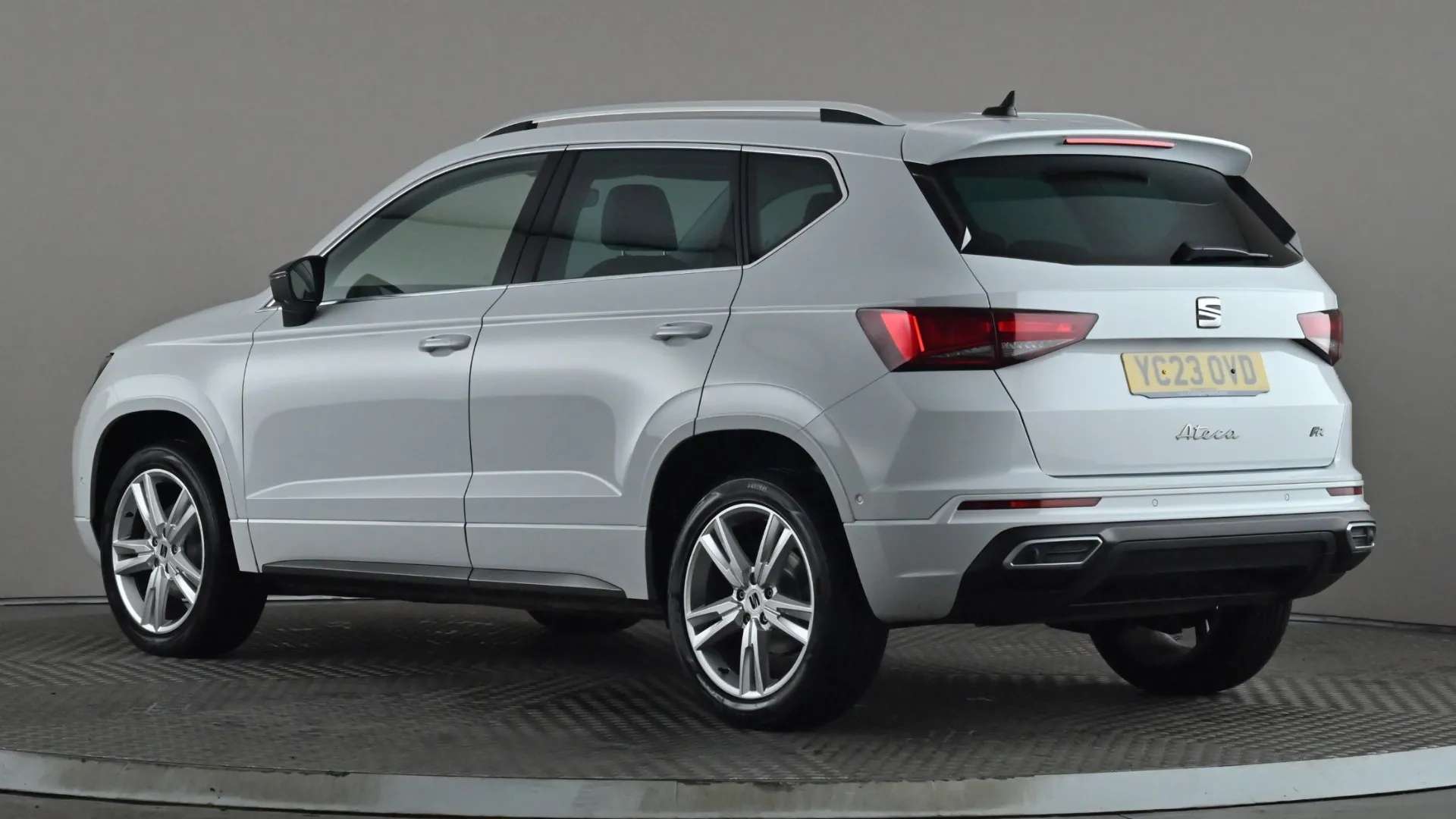 A 2023 SEAT ATECA 1.5 TSI EVO FR A 2023 SEAT ATECA 1.5 TSI EVO FR