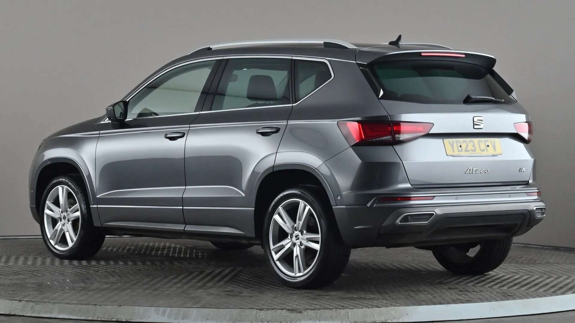 A 2023 SEAT ATECA 1.5 TSI EVO FR A 2023 SEAT ATECA 1.5 TSI EVO FR