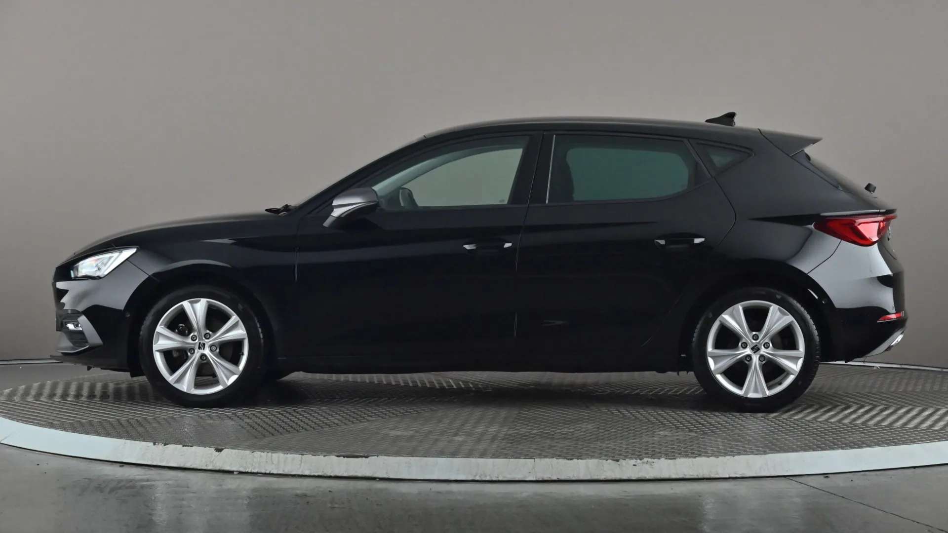 A 2023 SEAT LEON 1.5 TSI EVO FR A 2023 SEAT LEON 1.5 TSI EVO FR