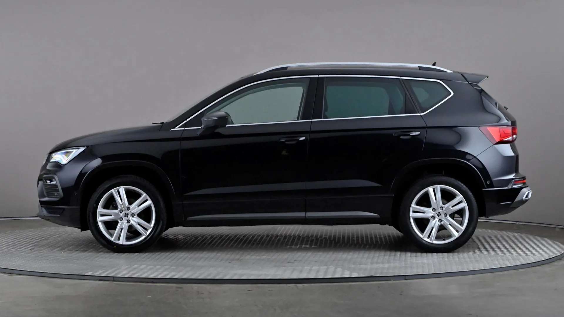 A 2021 SEAT ATECA 1.5 TSI EVO FR A 2021 SEAT ATECA 1.5 TSI EVO FR