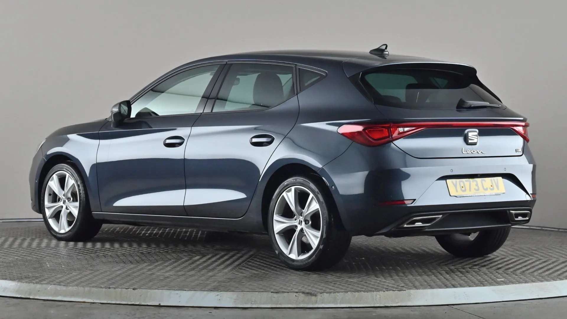 A 2023 SEAT LEON 1.5 TSI EVO FR A 2023 SEAT LEON 1.5 TSI EVO FR