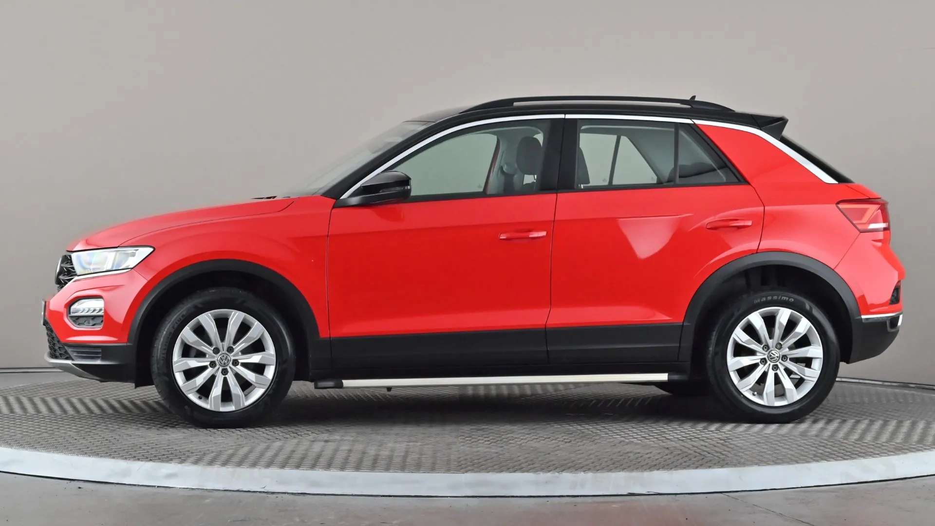 A 2018 VOLKSWAGEN T-ROC 1.5 TSI EVO SE A 2018 VOLKSWAGEN T-ROC 1.5 TSI EVO SE