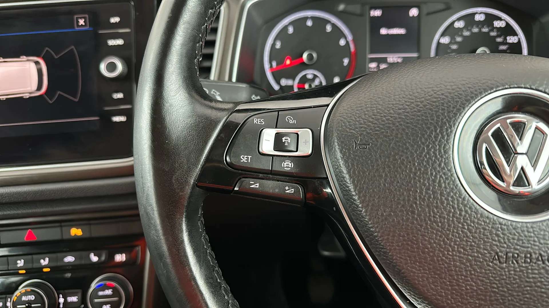 2018 VOLKSWAGEN T-ROC 2018 VOLKSWAGEN T-ROC