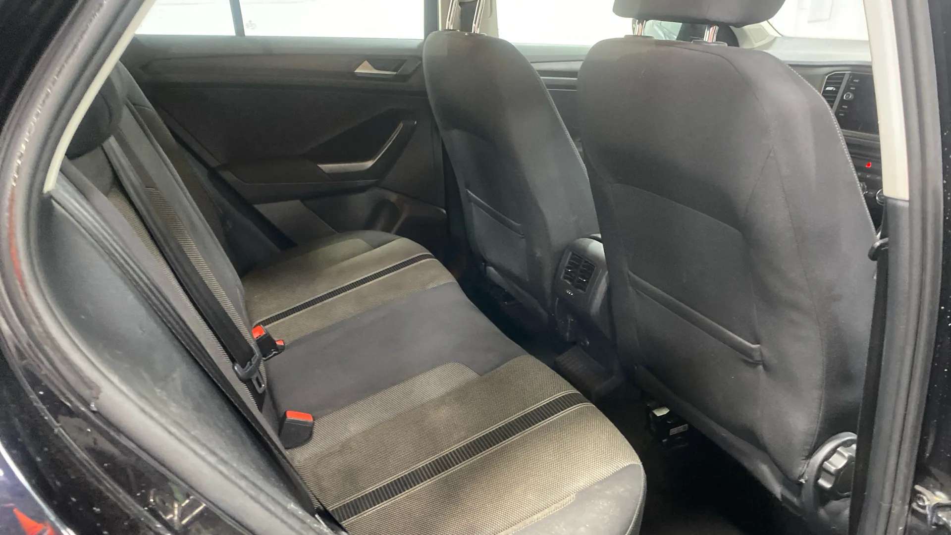 2019 VOLKSWAGEN T-ROC 2019 VOLKSWAGEN T-ROC