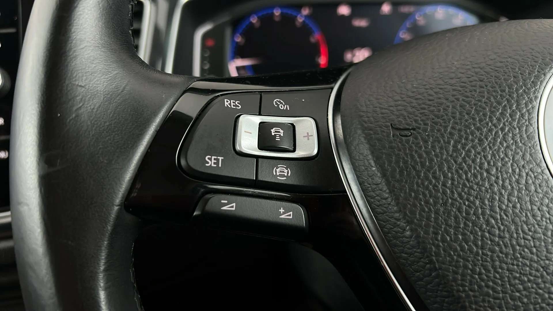 2020 VOLKSWAGEN T-ROC 2020 VOLKSWAGEN T-ROC