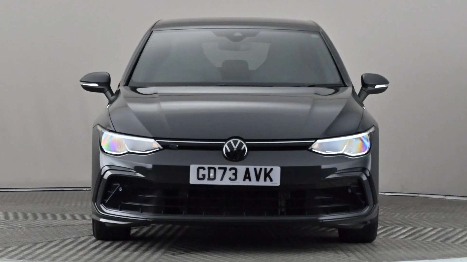 A 2024 VOLKSWAGEN GOLF 1.5 TSI R-Line A 2024 VOLKSWAGEN GOLF 1.5 TSI R-Line