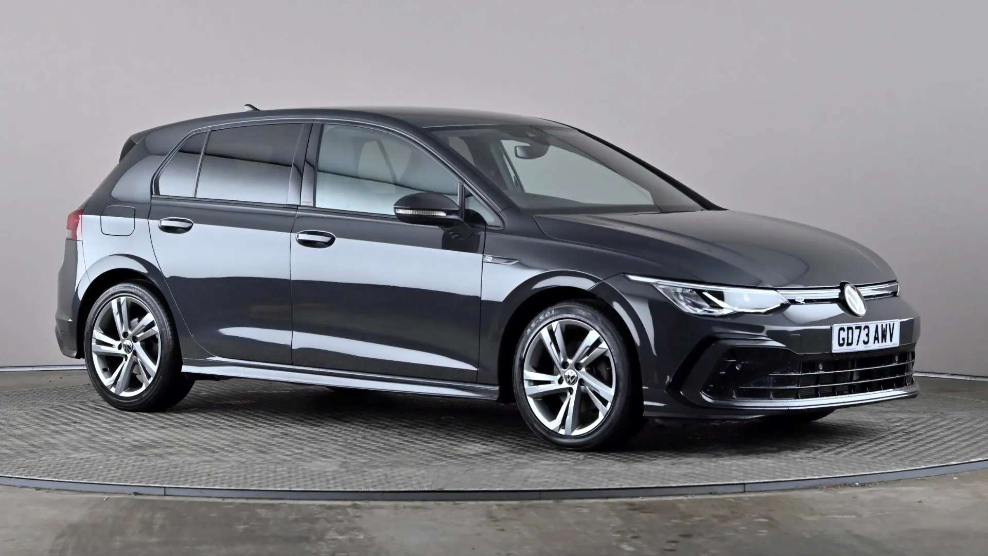 A 2024 VOLKSWAGEN GOLF 1.5 TSI R-Line A 2024 VOLKSWAGEN GOLF 1.5 TSI R-Line