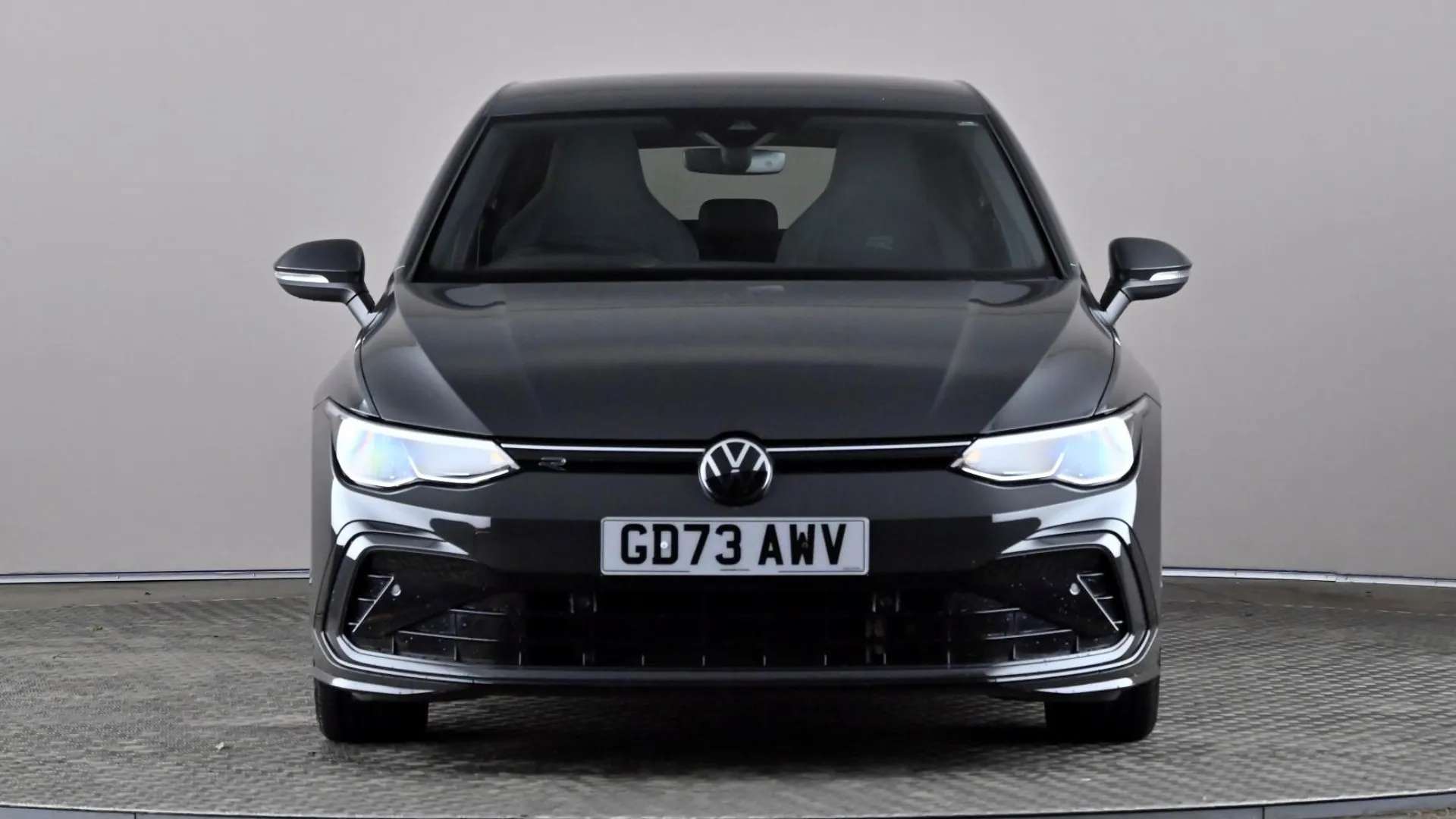 A 2024 VOLKSWAGEN GOLF 1.5 TSI R-Line A 2024 VOLKSWAGEN GOLF 1.5 TSI R-Line