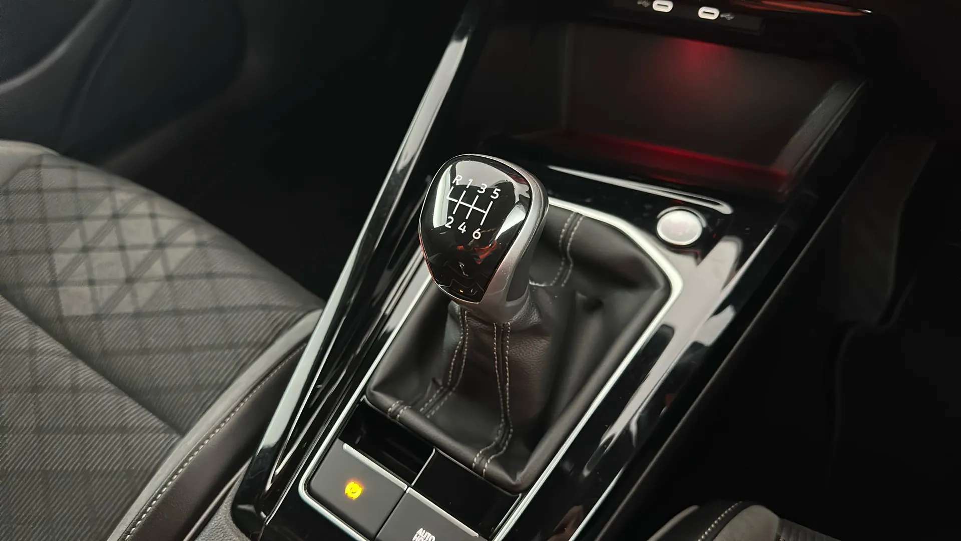 2024 VOLKSWAGEN GOLF 2024 VOLKSWAGEN GOLF